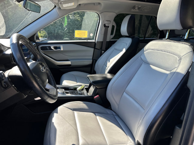Used 2021 Ford Explorer XLT w/ Equipment Group 202A AWD/4WD image 40