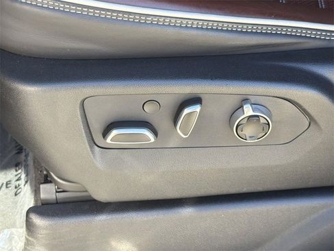 Used 2024 GMC Yukon Denali Ultimate image 25