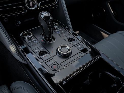 New 2025 Bentley Flying Spur Plug-In Hybrid AWD/4WD image 30
