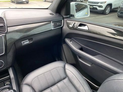 Used 2019 Mercedes-Benz GLS 450 4MATIC image 36