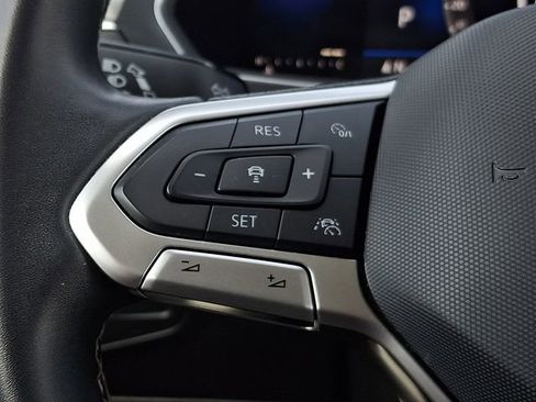 Used 2022 Volkswagen Tiguan SE w/ Panoramic Sunroof Package image 21