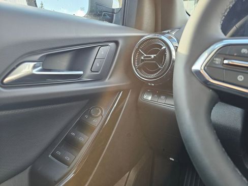 New 2026 Chevrolet Equinox LT w/ LPO, Floor Liner Package FWD image 19
