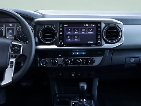 Certified 2023 Toyota Tacoma SR5 AWD/4WD image 33