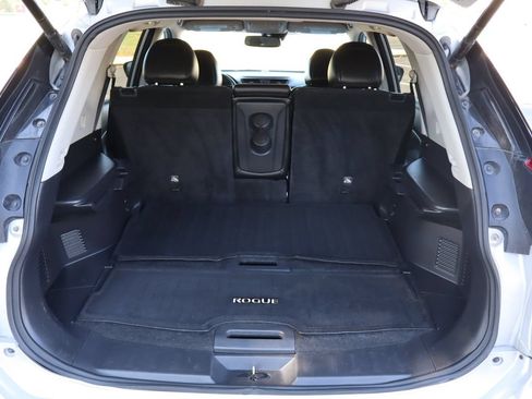 Used 2018 Nissan Rogue SL FWD image 14