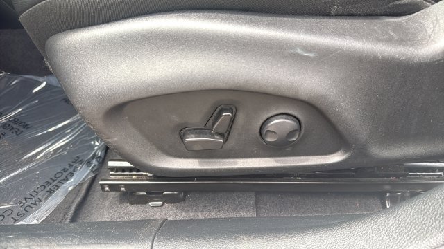 Used 2025 Jeep Compass Limited AWD/4WD image 21