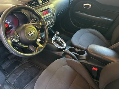 Used 2016 Kia Soul FWD image 11
