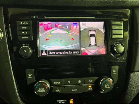 Used 2019 Nissan Rogue SL w/ Premium Package AWD/4WD image 17