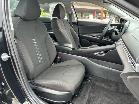 Used 2024 Hyundai Elantra SEL FWD image 11