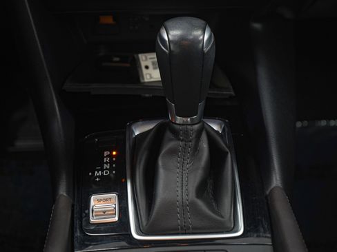 Used 2018 MAZDA MAZDA3 Touring image 14