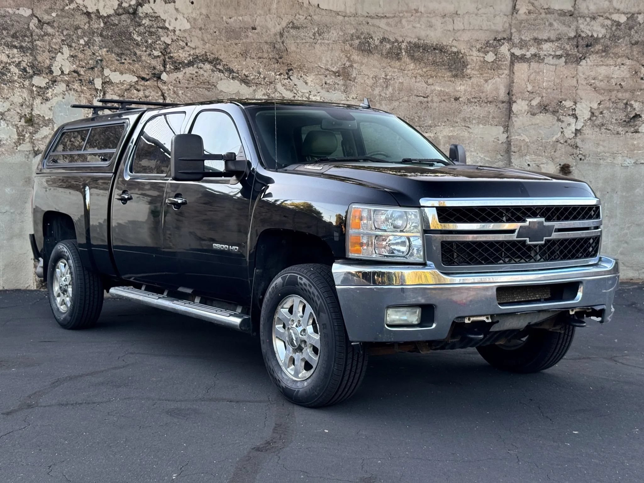 Used 2012 Chevrolet Silverado 2500 LTZ w/ LTZ Plus Package AWD/4WD image 2