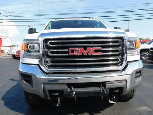 Used 2018 GMC Sierra 2500 4x4 Double Cab w/ Sierra Convenience Package image 3