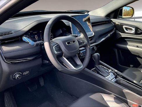 New 2026 Jeep Compass Latitude AWD/4WD image 7