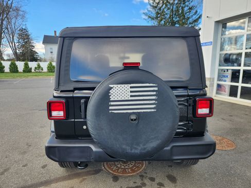 Used 2018 Jeep Wrangler Sport AWD/4WD image 13