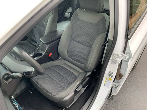 Used 2023 Chevrolet Bolt LT w/ Driver Confidence Package FWD image 5