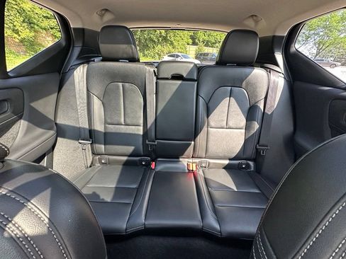 Used 2026 Volvo XC40 B5 Plus AWD/4WD image 18