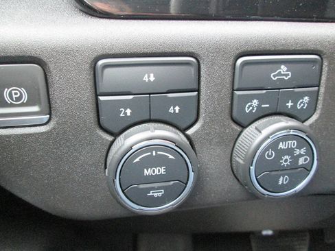 Used 2024 Chevrolet Silverado 2500 LT w/ Convenience Package AWD/4WD image 28