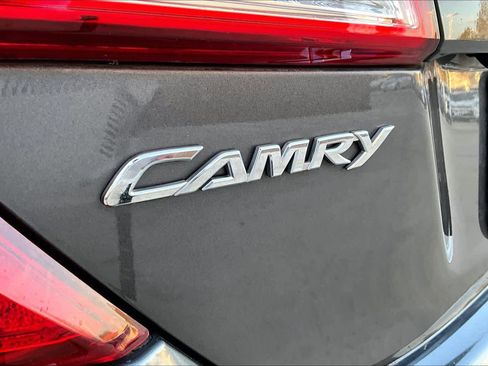 Used 2014 Toyota Camry SE image 29