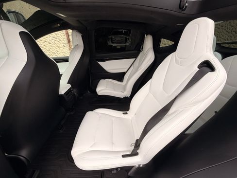 Used 2020 Tesla Model X Long Range AWD/4WD image 18