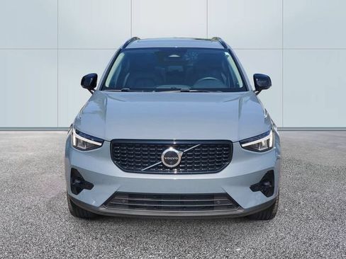 Certified 2023 Volvo XC40 B5 Plus w/ Driver Assist Package AWD/4WD image 2