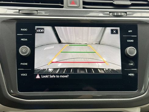Used 2023 Volkswagen Tiguan SE FWD image 14