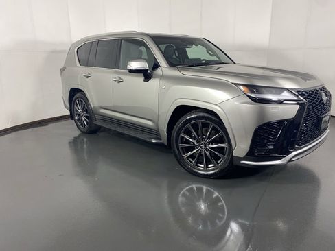 Used 2024 Lexus LX 600 F Sport image 4