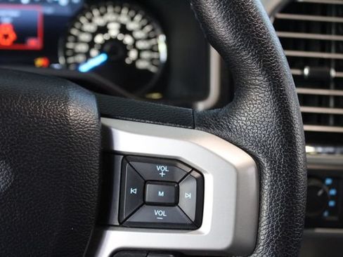 Used 2015 Ford F150 Lariat w/ Equipment Group 502A Luxury AWD/4WD image 17