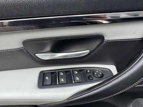 Used 2018 BMW M4 Convertible RWD image 9
