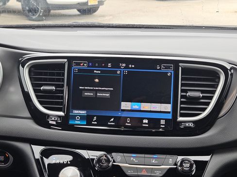 New 2026 Chrysler Voyager LX image 16