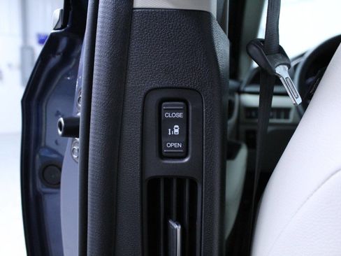 Used 2025 Honda Odyssey EX-L image 31