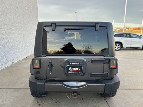 Used 2017 Jeep Wrangler Unlimited Sahara image 5