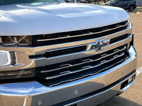 Used 2022 Chevrolet Silverado 1500 LTZ AWD/4WD image 31