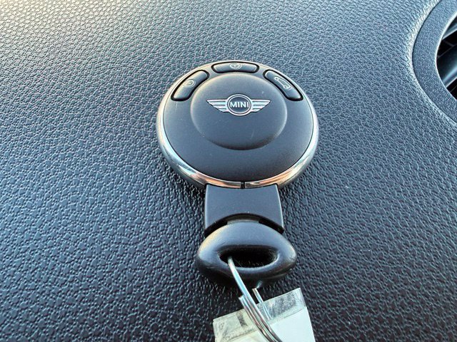 Used 2009 MINI Cooper John Cooper Works FWD image 16