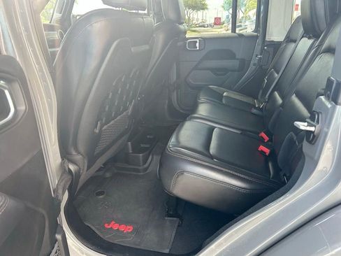 Used 2022 Jeep Wrangler Unlimited Rubicon w/ Xtreme Recon 35" Tire Package image 9