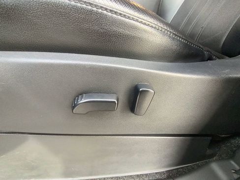 Used 2022 Nissan Frontier PRO-4X image 12