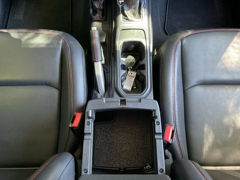 Used 2021 Jeep Gladiator Rubicon AWD/4WD image 11