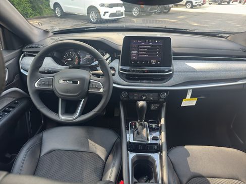 New 2025 Jeep Compass Latitude AWD/4WD image 12