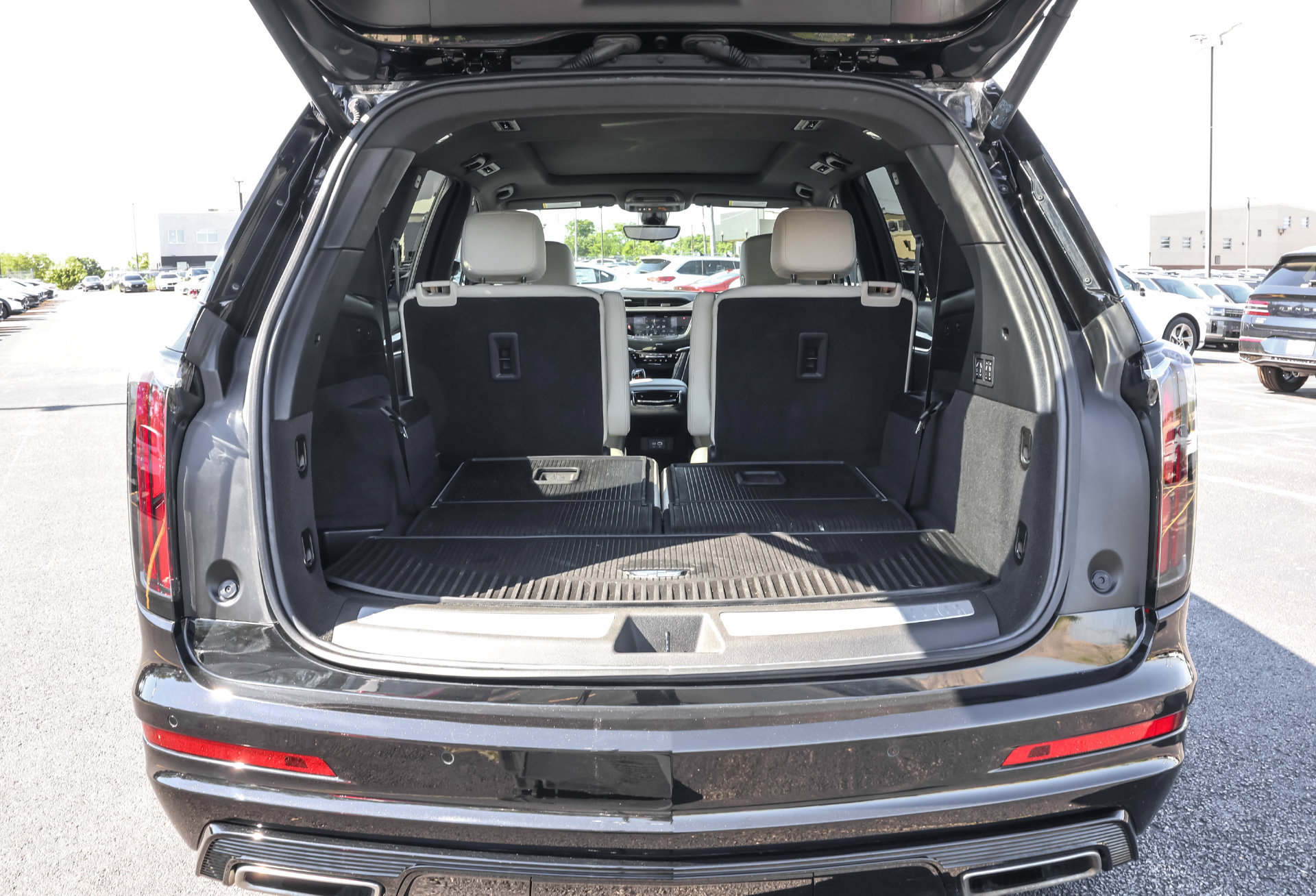 Used 2023 Cadillac XT6 Sport w/ Technology Package AWD/4WD image 43