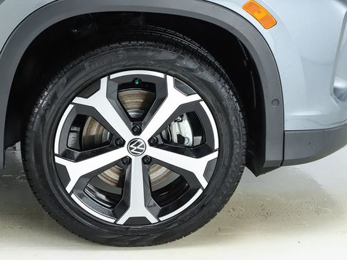 New 2026 Volkswagen Tiguan SE image 14