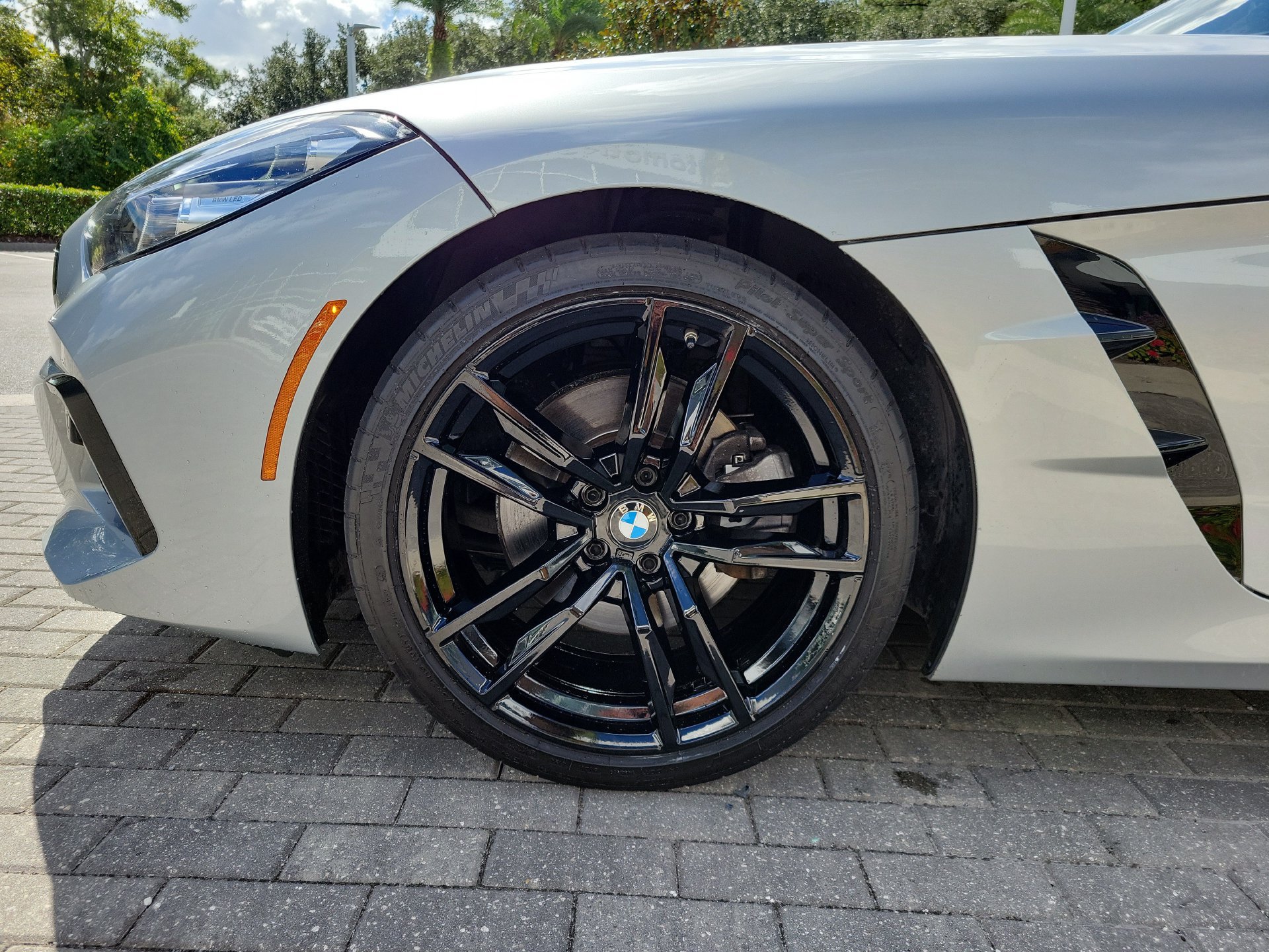 Used 2022 BMW Z4 sDrive30i w/ M Sport Package RWD image 8