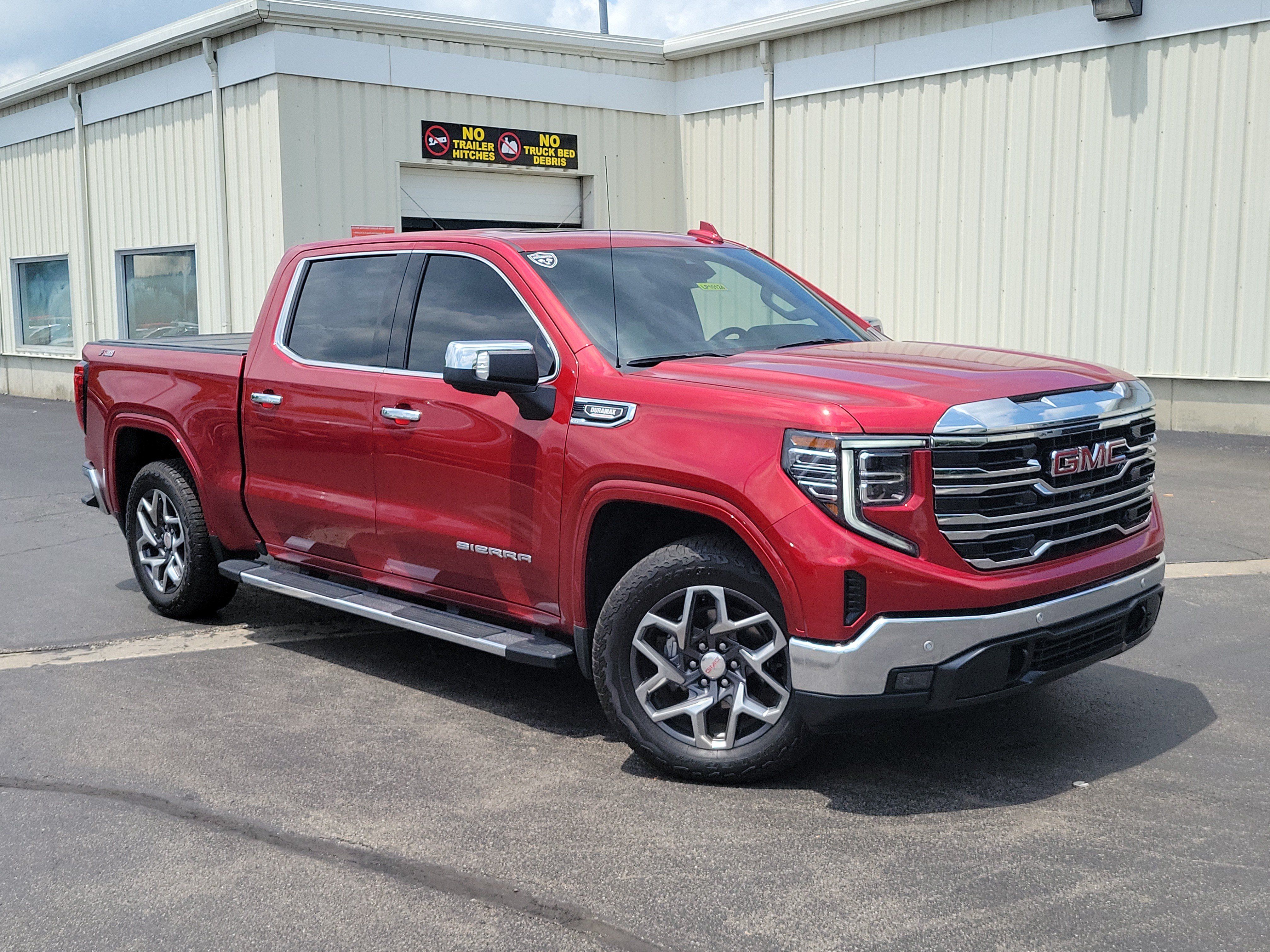 Used 2024 GMC Sierra 1500 SLT w/ SLT Premium Plus Package AWD/4WD image 29