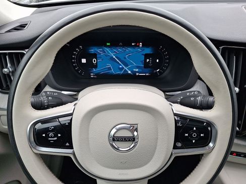 Certified 2023 Volvo XC60 B5 Plus w/ Climate Package AWD/4WD image 21