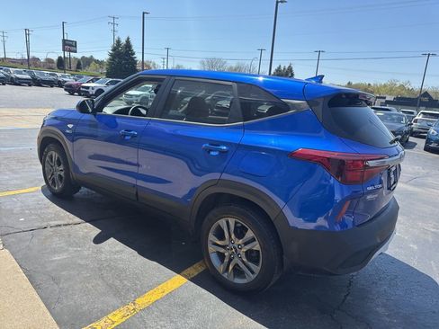 Used 2023 Kia Seltos LX AWD/4WD image 12