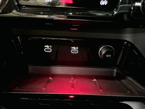 Certified 2025 Audi Q5 Prestige image 34