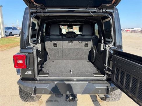 Used 2021 Jeep Wrangler Unlimited Rubicon w/ Xtreme Recon 35" Tire Package image 5