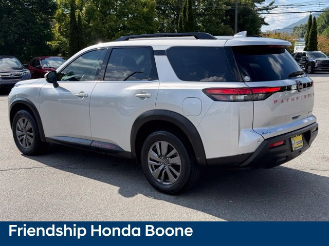 Used 2024 Nissan Pathfinder SV AWD/4WD image 7