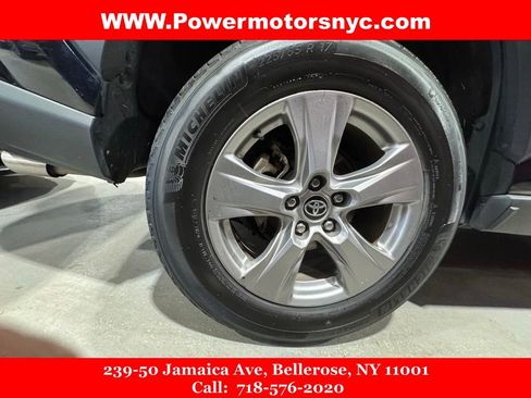 Used 2024 Toyota RAV4 XLE FWD image 9