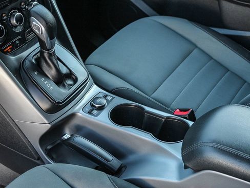 Used 2016 Ford Escape SE w/ SE Cold Weather Package image 18