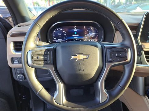 Used 2024 Chevrolet Suburban Premier image 17