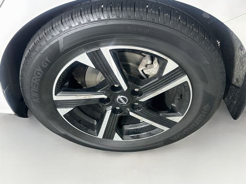 Used 2024 Nissan Sentra SV w/ All-Weather Package FWD image 11