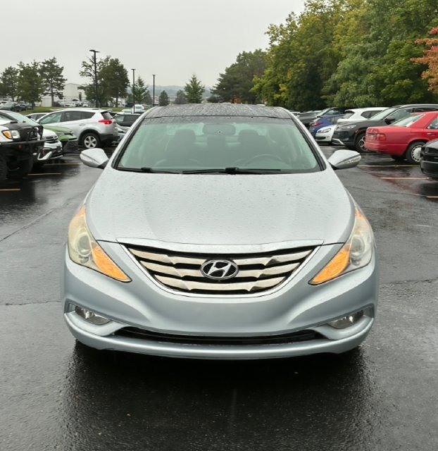 Used 2012 Hyundai Sonata Limited w/ Navigation Pkg FWD image 2
